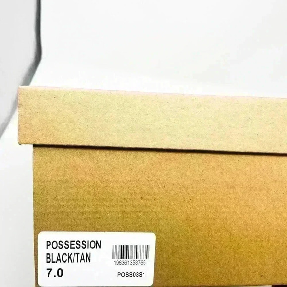 BRAND NEW IN BOX Steve Madden Possession Sneaker White with Black Stripes Color - Picture 4 of 10